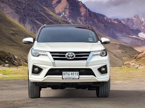 ปี 2018 TOYOTA FORTUNER, 2.8 TRD SPORTIVO 4WD (Black Top)