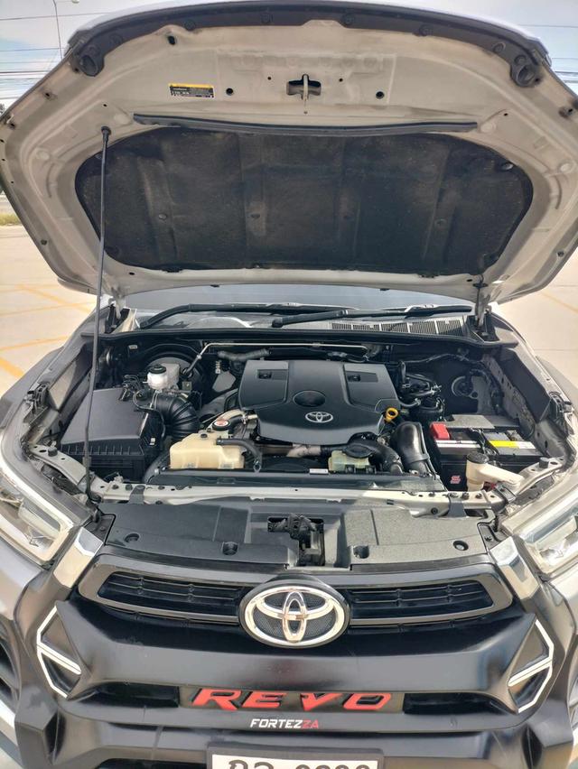 Toyota Hilux Revo ยกสูง 4 ประตูสีบรอนซ์ ดีเซล เกียร์ออโต้ 5
