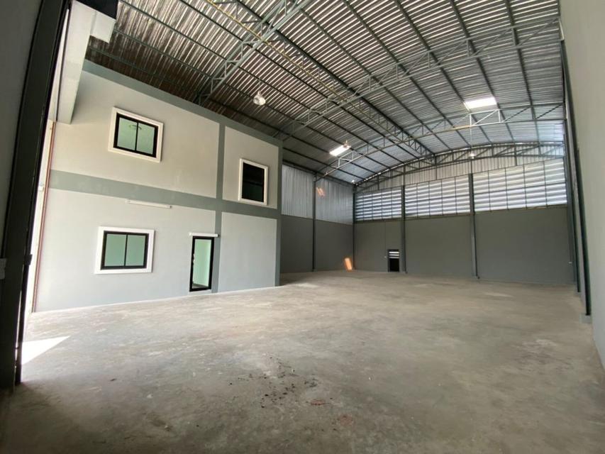 ขายหรือให้เช่า โรงงาน โกดัง ออฟฟิศ 2 ชั้น โครงการทรัพย์รุ่งเรือง ( คอกกระบือ ) ขนาดพื้นที่รวม 680 ตร.ม. ทำโรงงานได้ แถวคอกกระบือ จังหวัดสมุทรสาคร 4