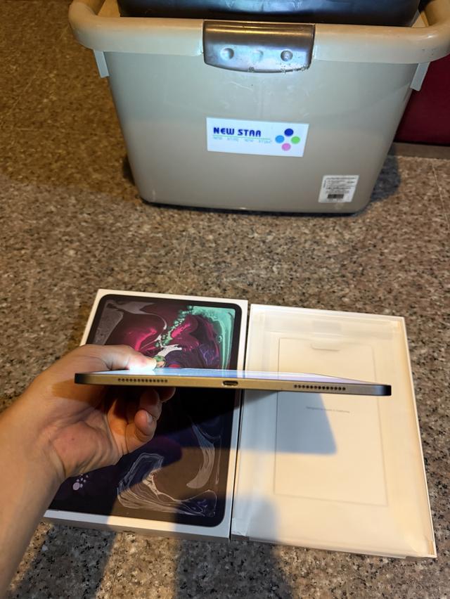 ขายiPadPro11นิ้วสีดำ64กิ๊กสูนTrueมีกล่องไร้รอยตกจอไม่เหลือฃหาบากมากๆ รูปย่อยที่ 4