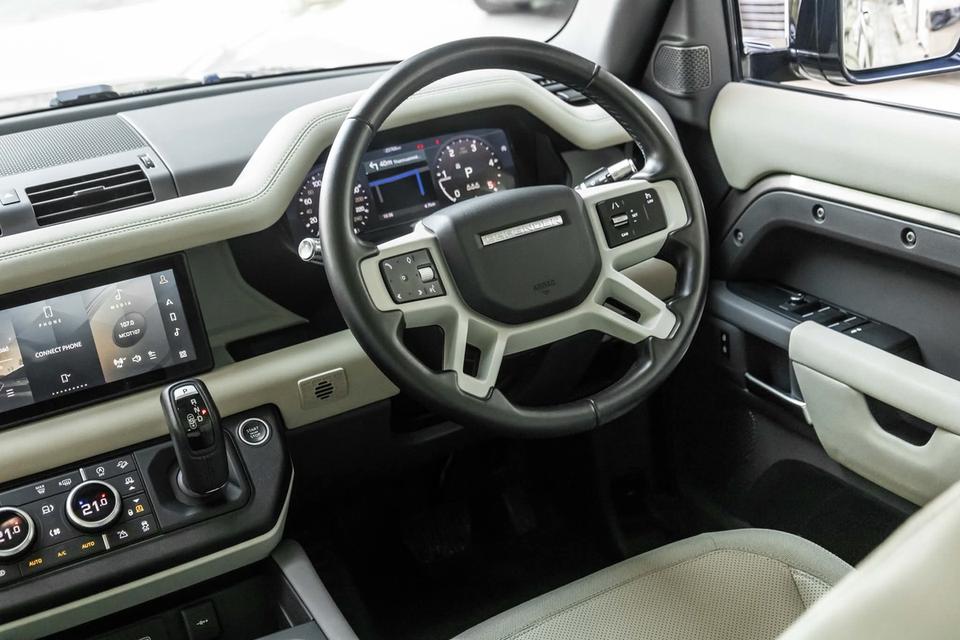 Land Rover Defender 110 2.0 D240 S Diesel 11