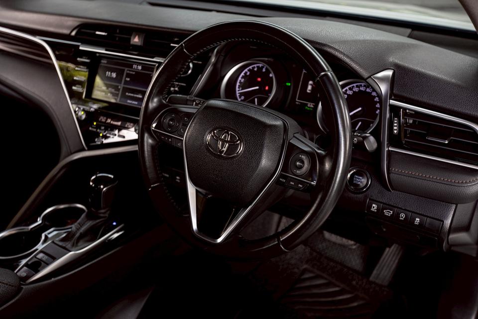 Toyota Camry 2.0G ปี 2019 สีขาว  13