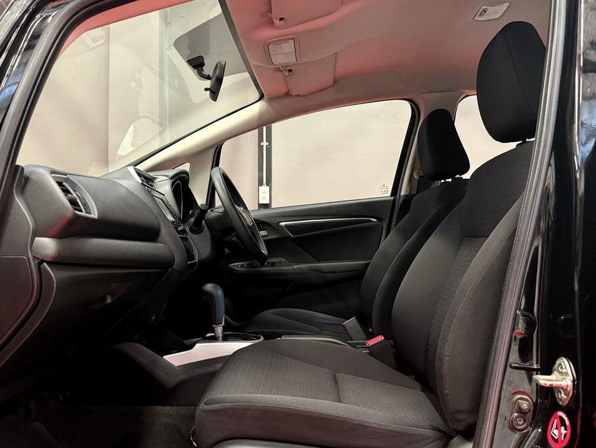 2019 HONDA JAZZ GK V+ รถมือเดียวออกป้ายแดง รถวิ่งน้อย ประวัติศูนย์ครบ รถไม่เคยมีอุบัติเหตุครับ 13