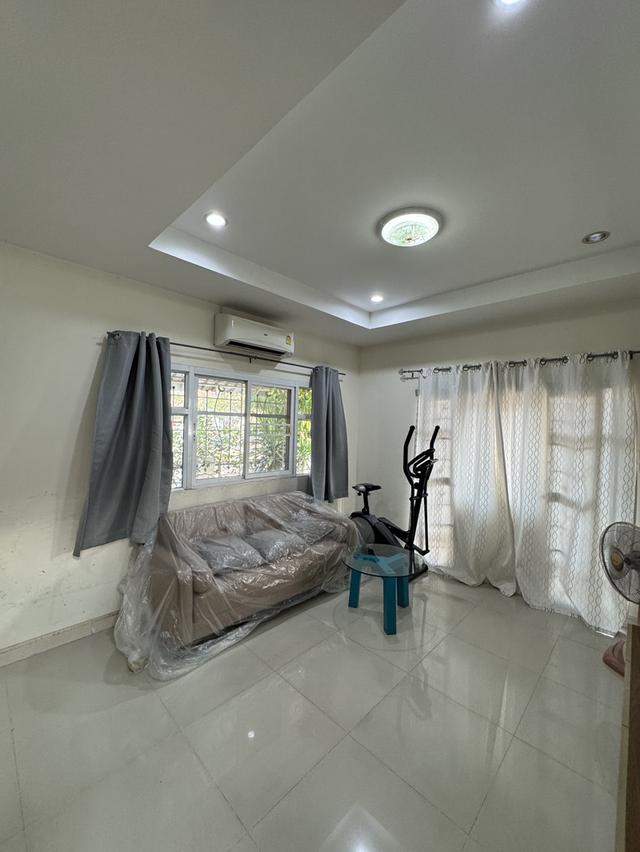 ขายบ้านเดี่ยว 2 ชั้น 50 ตารางวา แถมแอร์และเฟอร์นิเจอร์พร้อมอยู่ 1