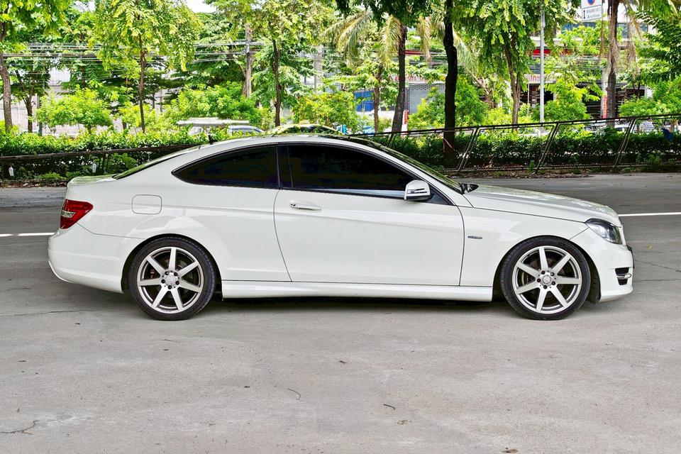 Mercedes-Benz C180 W204 Coupe AT ปี 2011 รถสวยไมล์น้อย 4