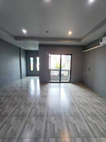 ให้เช่า ทาวน์โฮม 3 ชั้น ลาดพร้าว บางกะปิ รามคำแหง ซอยลาดพร้าว124 สไตล์ลอฟท์ ใกล้ MRT มหาดไทย ท่าเรือมหาดไทย เหมาะโฮมออฟฟิศ 11