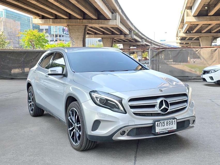 รหัสรถ WMT8991 BENZ GLA200 ปี 2015