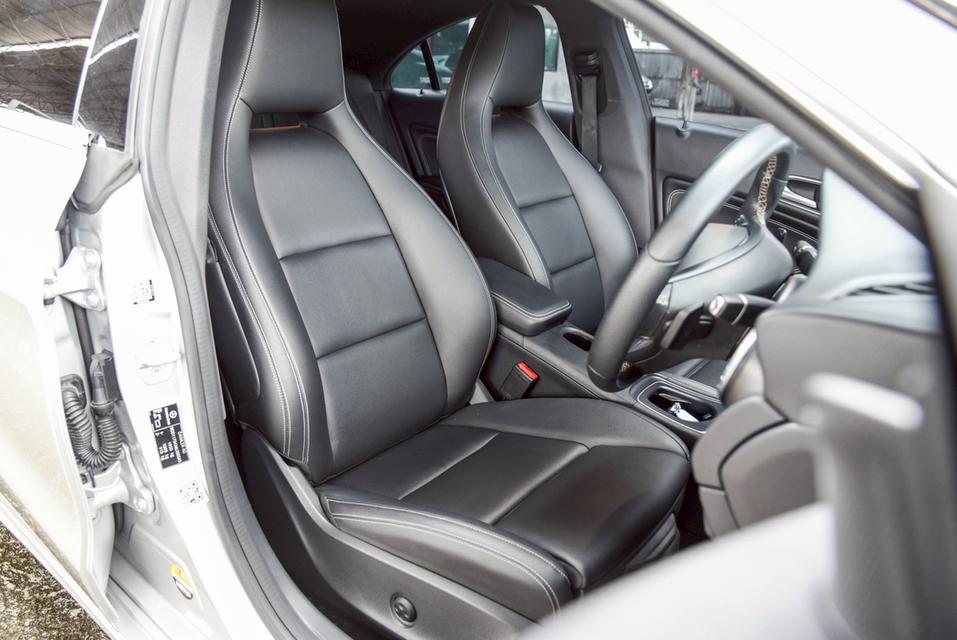 รหัสรถ CBL9059 Mercedes-Benz CLA200 1.6 Urban W117 AT 2017 12