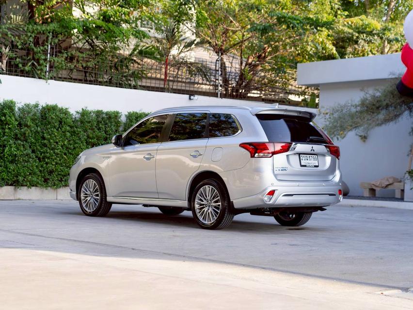 Mitsubishi Outlander Phev 2.4 GT Premium 4wd ปี 2021 ♨️ #ประกันเครื่องเกียร์3ปี / 30,000 km. ♨️ 7