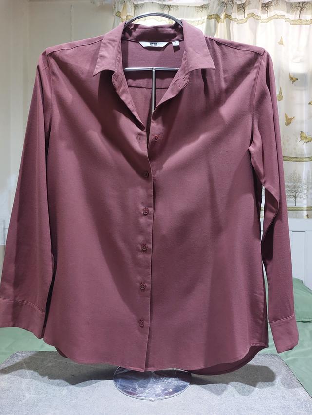 เสื้อเชิ้ต UNIQLO มือสอง ผู้หญิง สีชมพูกะปิ