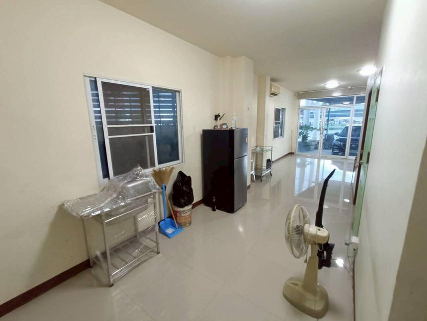 ขายอาคารพาณิชย์ 3 ชั้น ห้องมุม พื้นที่ข้างใหญ่พิเศษ 38 ตร.ว. ทำเลทองติดถนนวงแหวนรอบ 2 หางดง เชียงใหม่ 11
