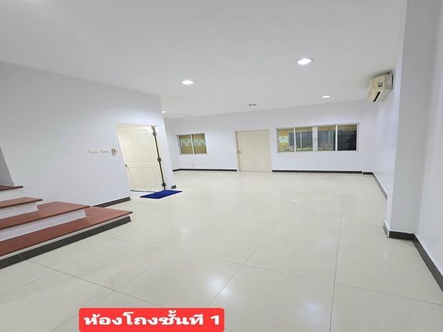 รหัสC7239 ให้เช่าทาน์โฮม 4ชั้น บ้านกลางเมืองบริติชทาวน์ ศรีนครินทร์ ศรีด่าน 24 ทำโฮมออฟฟิศได้ 5