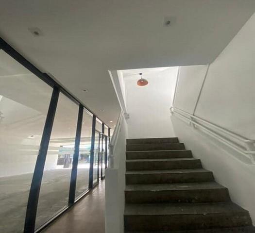 PB5404 ให้เช่าอาคารสำนักงาน 5 ชั้น ย่านทาวน์อินทาวน์ เลียบด่วน เหม่งจ๋าย ถนนประดิษฐ์มนูธรรม เขตวังทองหลาง