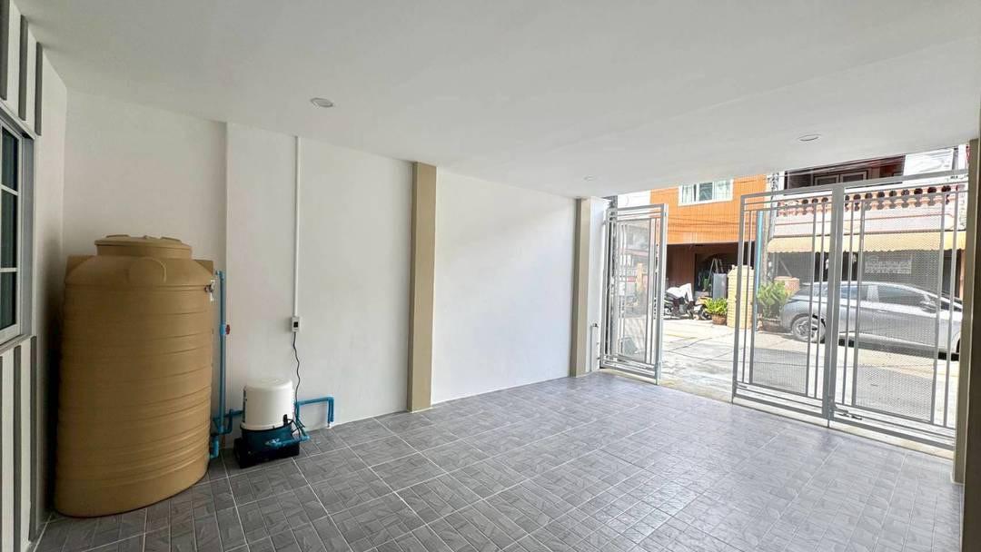 หมู่บ้านฉัตรณรงค์วิลล่า3 6