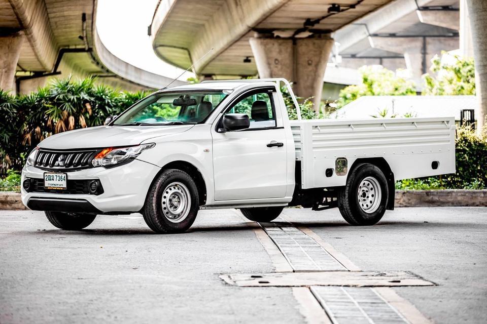 Mitsubishi Triton SingleCab 2.4 GL ปี 2017 เครื่องยนต์เบนซิน สีขาว เกียร์ธรรมดา  10