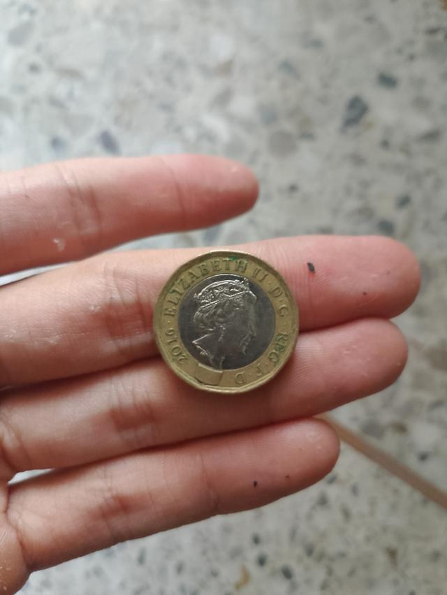 เหรียญที่ระลึก 1 เหรียญ เหรียญสะสม เหรียญควีนอลิซาเบธ 2 ประเทศอังกฤษ ปี 2016