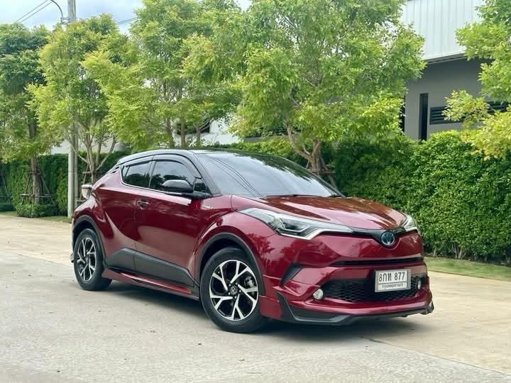 TOYOTA CHR สีแดง ปี 2019 4