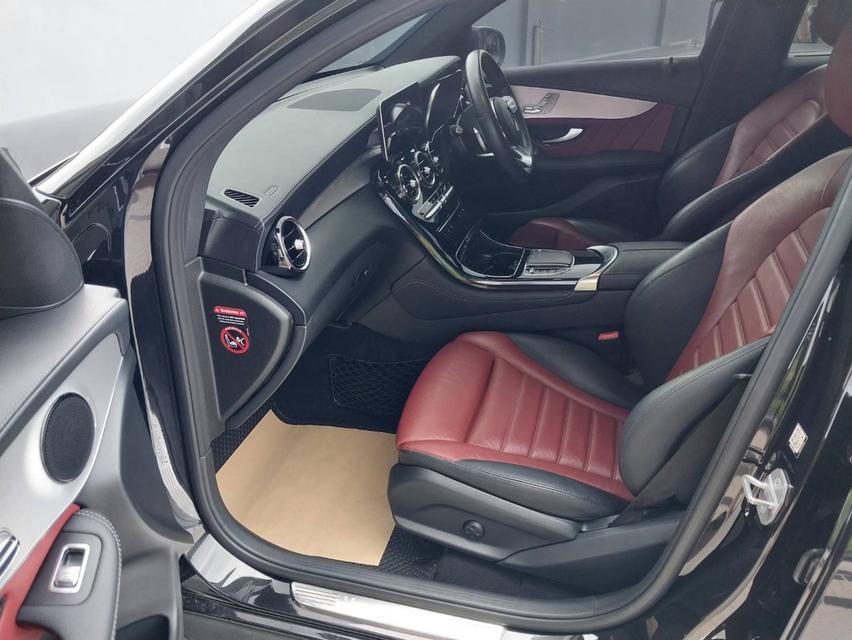 Benz GLC220d Coupe AMG FaceLift 2019 11