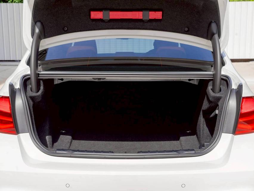 ขาย BMW 320d Mdport ปี19 19