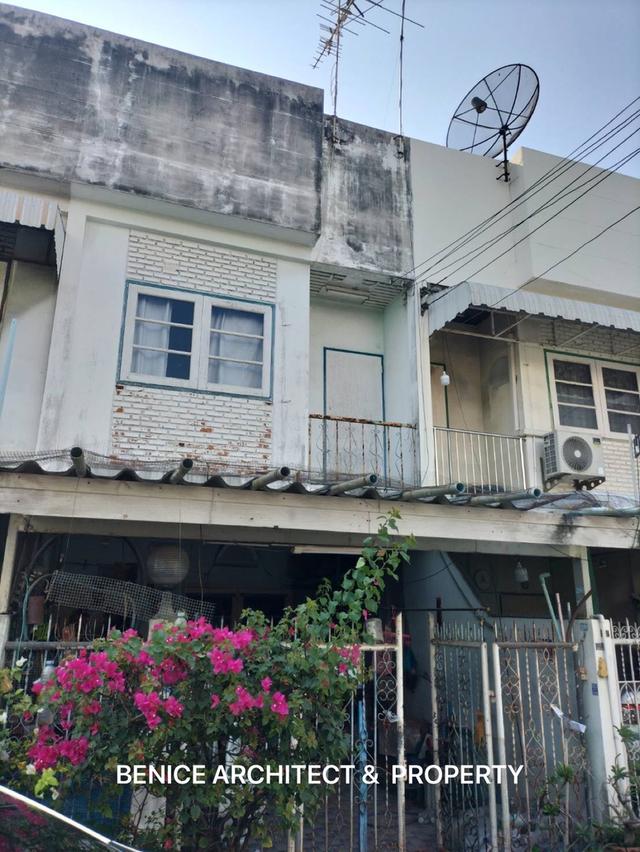 ขาย !!! ทาวน์เฮ้าส์ 2 ชั้น ทำเลทอง ใกล้แยกบางนา 2