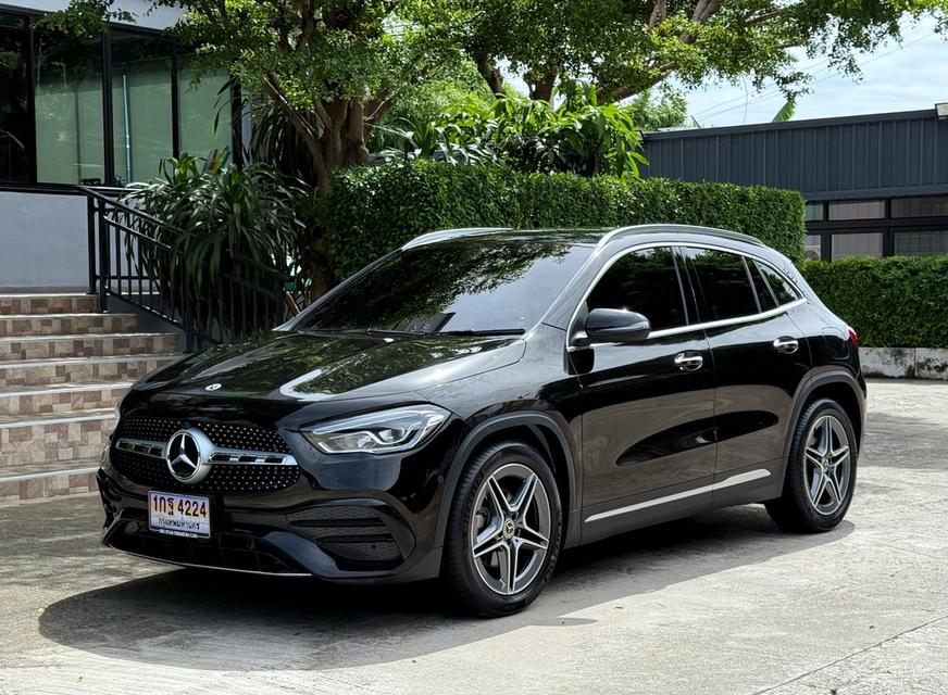 2022 BENZ GLA200 AMG รถมือเดียว 30,000 กม สภาพป้ายแดง รถเข้าศูนย์ทุกระยะ ไม่เคยมีอุบัติเหตุครับ