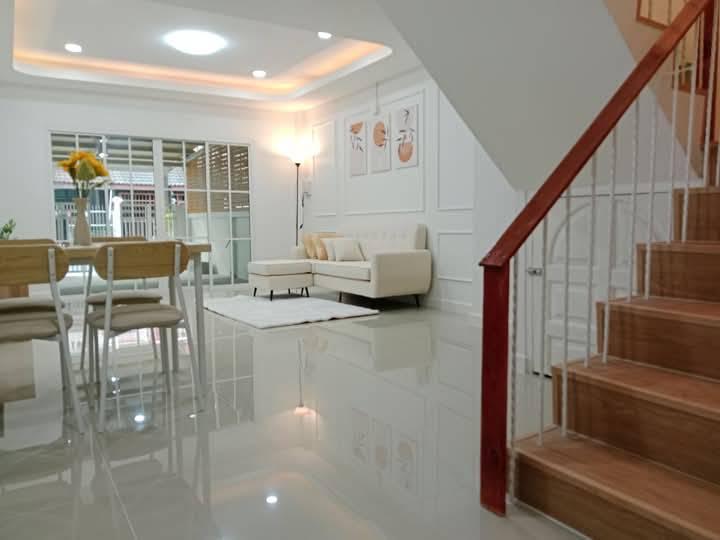 ขายบ้าน 2 ชั้น รีโนเวทใหม่ทั้งหลัง ใจกลางเมือง ถนนเสือป่า ซอย 4 ต.หน้าเมือง ราชบุรี ใกล้โรบินสัน ตลาดศรีเมือง 6