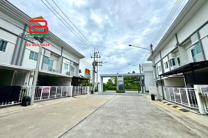 ทาวน์โฮม หมู่บ้าน เดอะ มิราเคิล กาญจนาภิเษก-เอกชัย เนื้อที่ 22.1 ตรว.  2