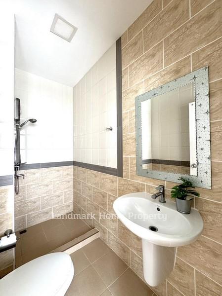 LM26-0022 ขายทาวน์โฮม 2 ชั้น กลเด้นทาวน์ รามอินทรา - คู้บอน เนื้อที่ 21.2 ตรว 4นอน 3น้ำ ใกล้ Big C คู้บอน 8