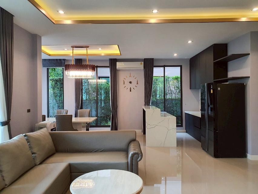 ขายบ้านในหมู่บ้านเดอะแกรนด์ปิ่นเกล้า โซนอัลพีน่า 8