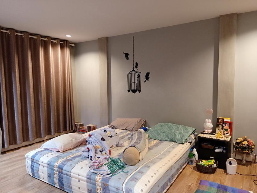 ขายทาวน์โฮม 3 ชั้น ซอยรามอินทรา 14 ราคา 4,100,000 บาท 17