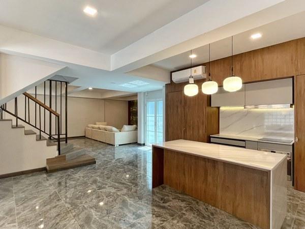(Owner Post) ปล่อยเช่า WHITE MANSION – บ้าน 5 ชั้นหรู ใจกลางกรุงเทพฯ ทองหล่อซอย 25 ใกล้บีทีเอส โทร 06-3559-5941 8