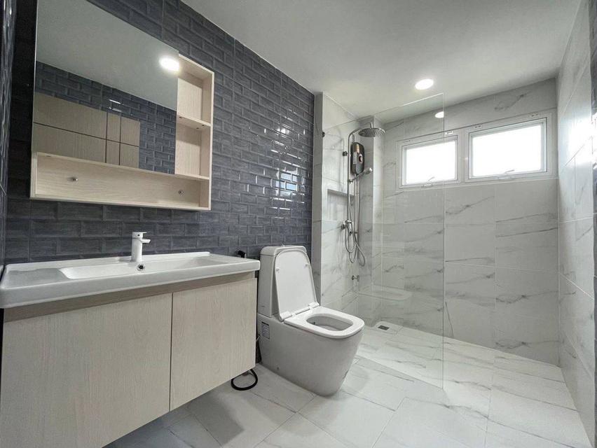 ขายHome Office 3.5 ชั้น ลาดพร้าว 71 ใกล้เลียบด่วน ( โชคชัย 4 แยก 18 ) ถูกสุดในย่านนี้ 7