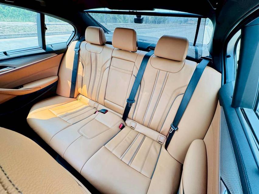 2019 BMW 520d M-Sport ( G30 ) รูปที่ 13