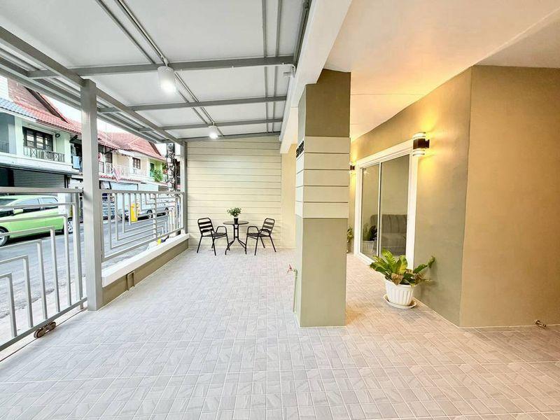 หมู่บ้านพฤกษา3  ถนนวัดลาดปลาดุก บางบัวทองทาวน์เฮาส์ 2 ชั้น ตกแต่งใหม่พร้อมอยู่ หน้ากว้าง6เมตร ใกล้ตลาดเดินทางสะดวกใกล้วินรถตู้ 2