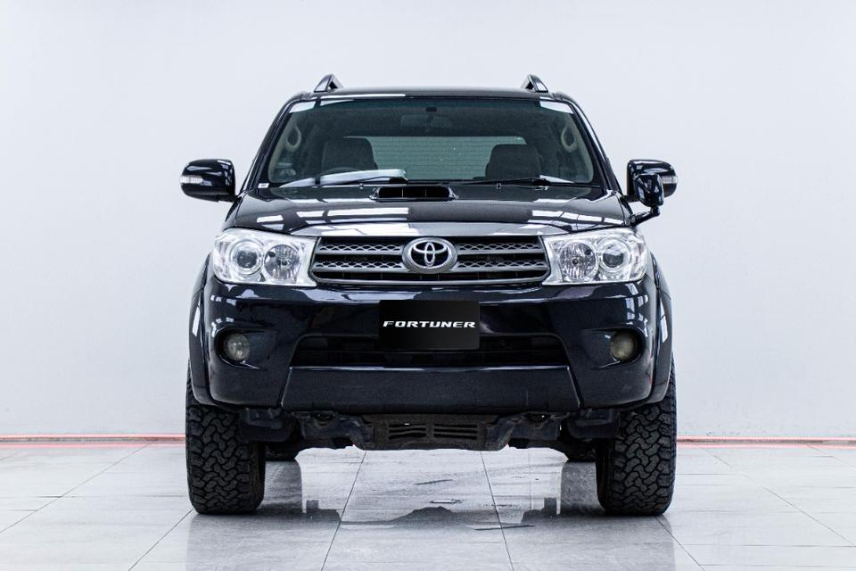 TOYOTA FORTUNER 3.0 V 2WD 2011  13