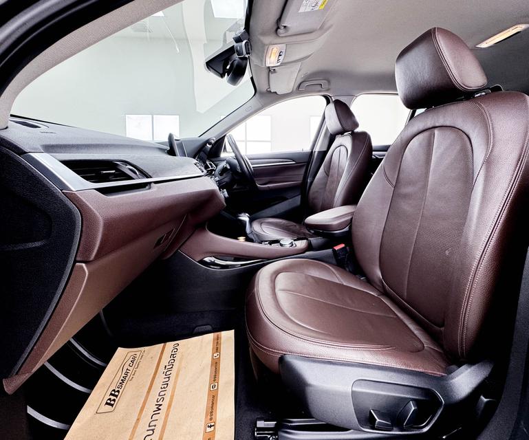 BMW X1 2.0 sDrive18d xLine F48 ปี2016 สีดำ รูปที่ 13