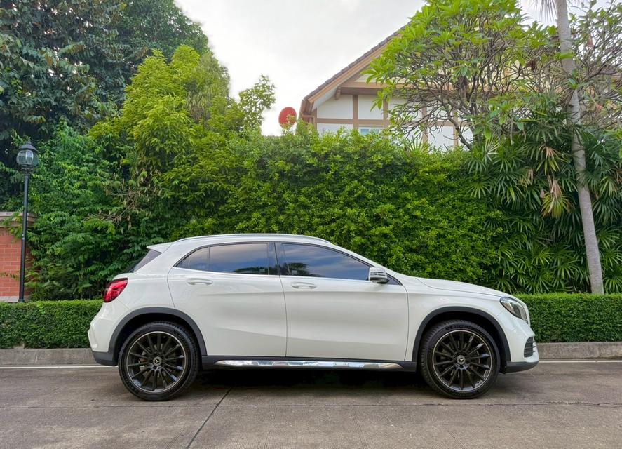 MERCEDES BENZ GLA250 AMG (W156) AT 2018 สภาพป้ายแดง รถบ้านไมล์แท้ 9