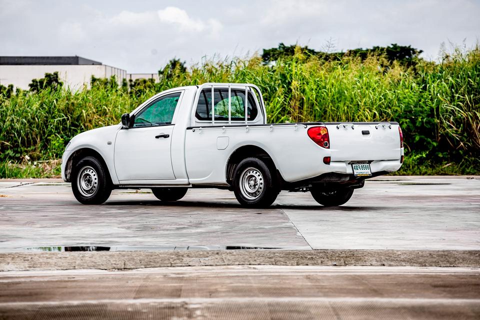 Mitsubishi Triton SingleCab 2.4 GL ปี 2010 เบนซิล สีขาว เกียร์ธรรมดา 9