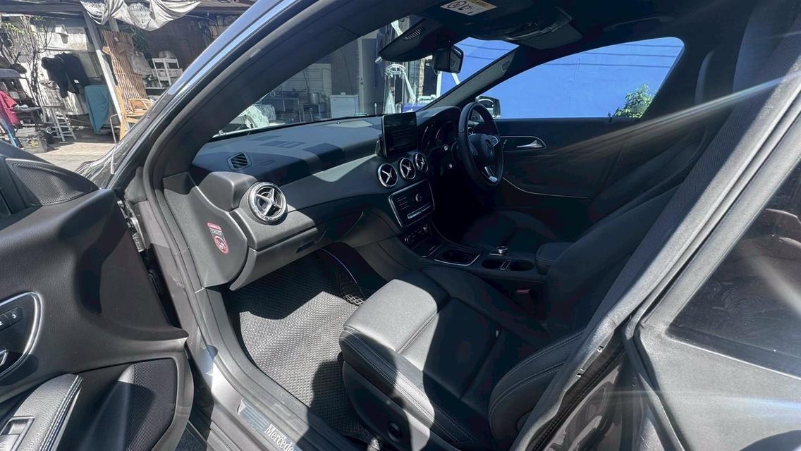 รหัสรถ TPV8822 CLA 200รุ่นย่อย : Urbanปี : 2018 11