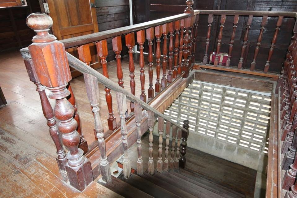 ขายบ้านพร้อมที่ดิน บ้านไม้เรือนไทย 3 ห้องนอน ติดคลองบางขุนเทียน ทำเลดี ใกล้ BTS วุฒากาศ 150 ม. 14