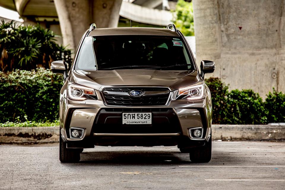 Subaru Forester 2.0iP ปี 2017 สีน้ำตาล มือเดียวป้ายแดง  2