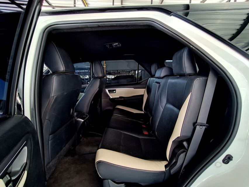    TOYOTA LEGENDER 2.8 V.4WD.ZIGMA4 ปี 2021   Mile 65,380 km. (1,250,000) 8
