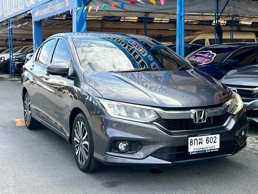 รถบ้านสภาพดี ฟรีดาวน์ Honda City 1.5SV ตัวท๊อป