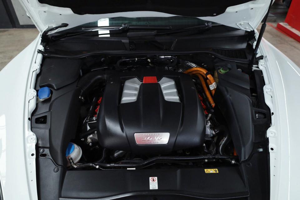 2014 Porsche Cayenne 3.0 S Hybrid 4WD SUV AT 2