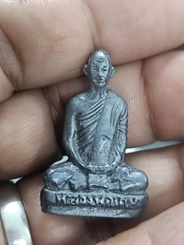 รูปหล่อหลวงพ่อเดิม วัดหนองโพธิ์ เนื้อตะกั่วหัวลูกปืน 8