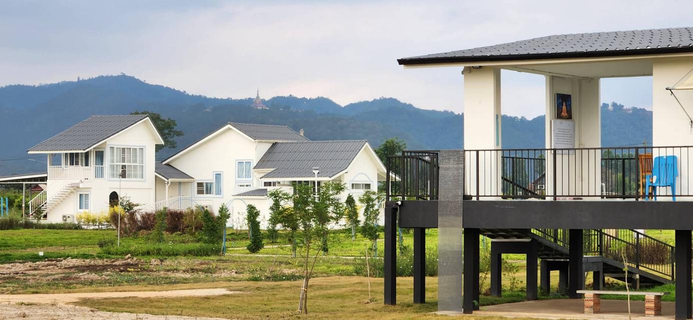 ขายบ้านพักตากอากาศ 3 หลัง โฉนด 10.2 ไร่ เขาล้อมรอบ 360 ํ เชียงใหม่ 1
