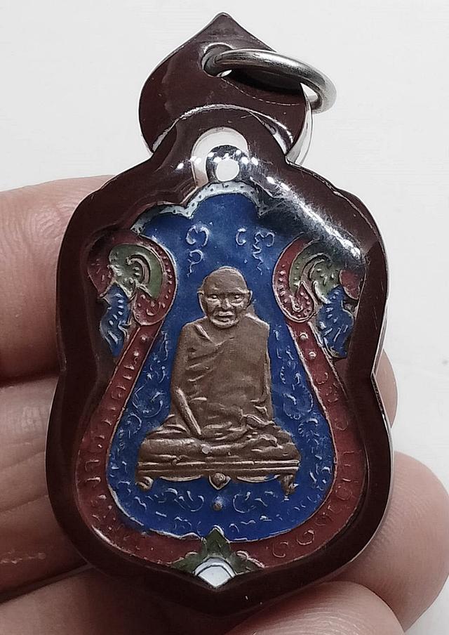พระเหรียญเก่าเลี่ยมกรอบเก่าค่ะ