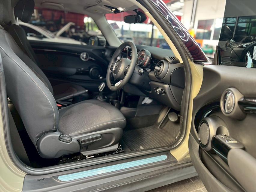  Mini Cooper 1.5 F56 TURBO Hatch RHD 2020 9