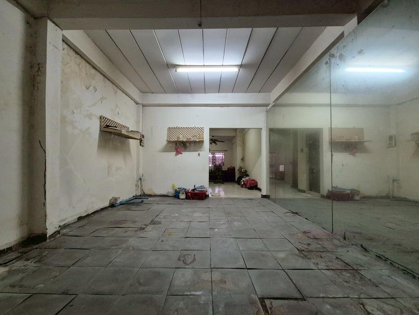 ขายทาวน์เฮ้าส์ 2 ชั้นมือสอง ทำเลดี หมู่บ้านจรัญวิลล่า 3 จรัญสนิทวงศ์ 37 ใกล้ รถไฟฟ้า MRT บางขุนนนท์ 11