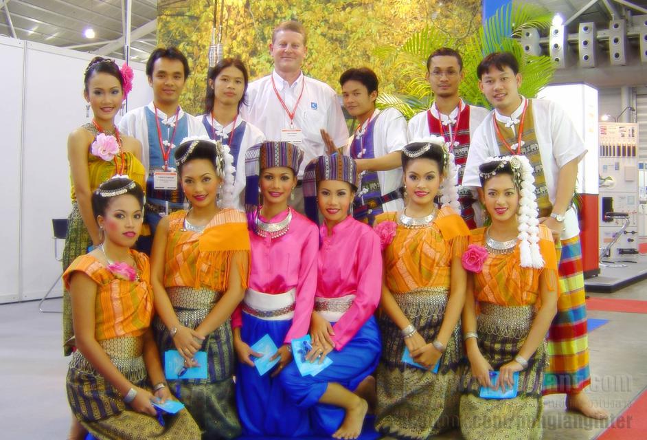 รับจัดการแสดงวงโปงลางร่วมสมัย ดนตรีพื้นบ้านและวัฒนธรรมการแสดงพื้นเมืองของไทย-อีสาน-เหนือ 1